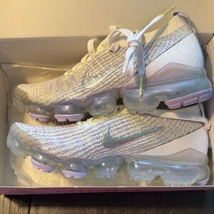 Nike VaporMax Flyknit in White and Lavender